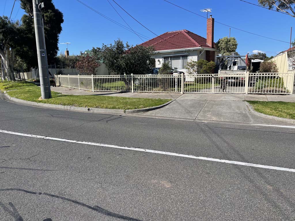 Oxley ring front fence gates reservoir primrose