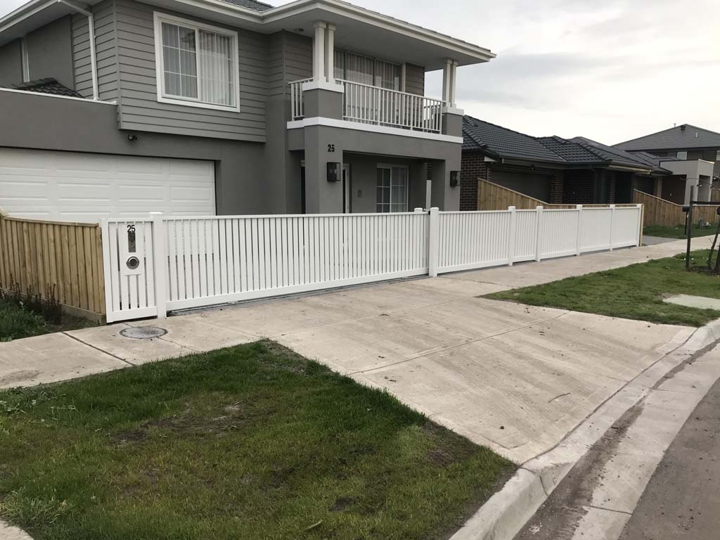 Capped picket fence with letterbox inset surfmist