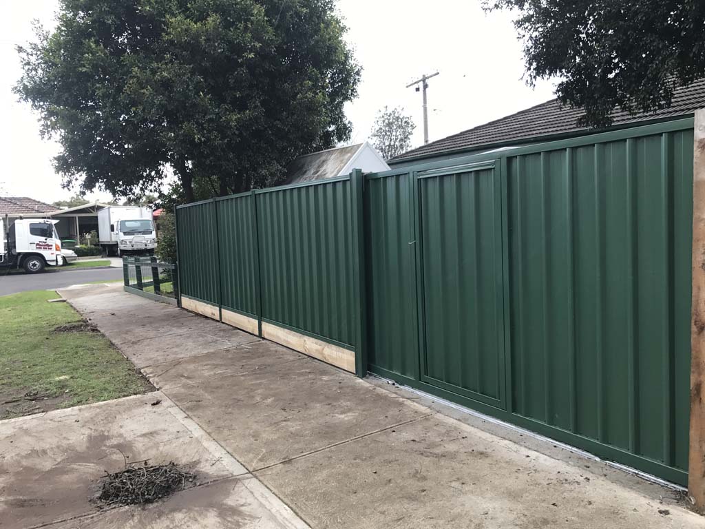 Colorbond with sliding and personal access gates epping