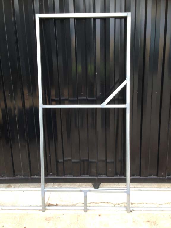 Gate frame for paling, pickets or batterns
