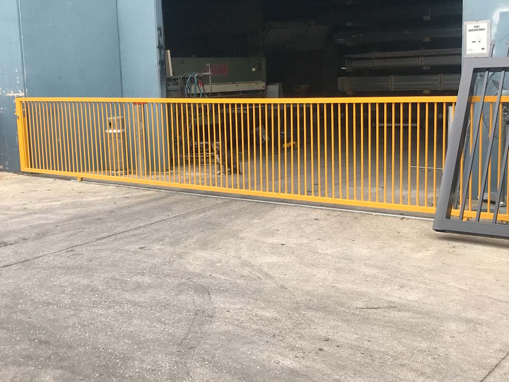 Safety barrier sliding gate