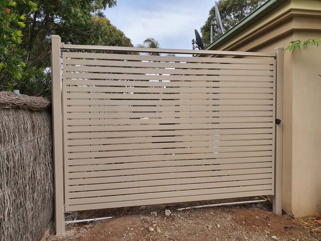 Slat swing gate riversand